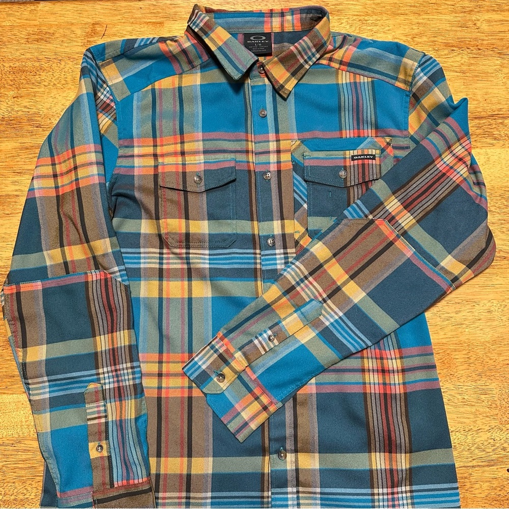 Oakley Men's Multicolor Plaid Button Down Shirt